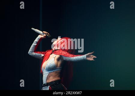 Hambourg, Allemagne. 21st mai 2023. La chanteuse Ava Max chante sur scène au Stadtpark Open Air de Hambourg lors de l'un des deux concerts en Allemagne. Credit: Gregor Fischer/dpa/Alay Live News Banque D'Images