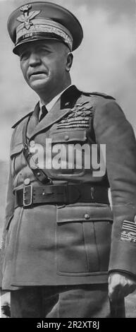 Pietro Badoglio, homme politique et militaire italien, après le dépôt de Mussolini, il a dirigé le gouvernement italien vers l'armistice de 1943 Banque D'Images