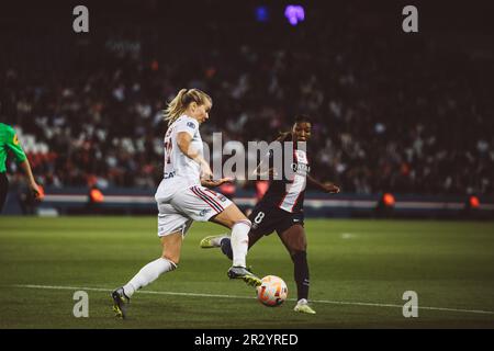 Lyon, France. 21st mai 2023. ADA Hegerberg (14) de OL et Grace Geyoro (8) de PSG en action pendant le jeu Arkema D1 entre Paris Saint-Germain et Olympique Lyonnais au Parc des Princes à Paris, France. (Pauline FIGUET/SPP) crédit: SPP Sport Press photo. /Alamy Live News Banque D'Images