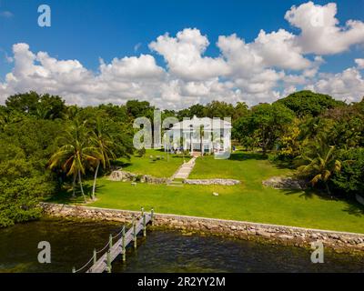 Miami, FL, Etats-Unis - 20 mai 2023: Photo aérienne du 3149 Brickell Ave une maison de luxe historique d'une valeur estimée de 21 millions USD Banque D'Images