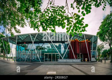 Red Dot Design Museum le long de la promenade au bord de l'eau à Marina Bay. Banque D'Images
