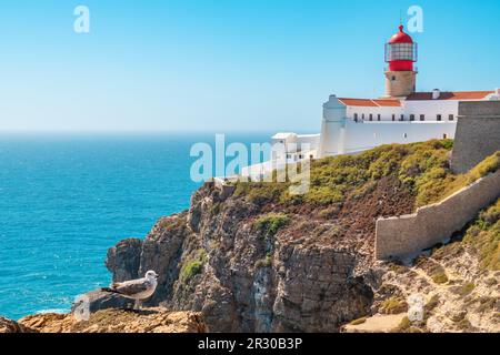 Vue panoramique sur le phare du Cap Saint Vincent (Cabo de Sao Vicente). Sagres, Algarve, Portugal Banque D'Images