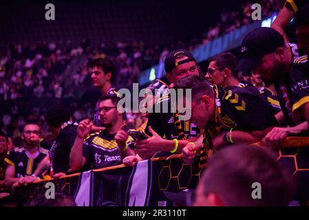 Paris, France. 21st mai 2023. Fans lors de la contre-grève 2023 : finale des championnats majeurs offensifs entre GamerLegion et Vitality lors de l'événement eSport à l'Accor Arena Bercy à Paris, France sur 21 mai 2023. L'équipe française Vitality remporte son premier major contre-grève contre l'équipe allemande GamerLegion devant 12 000 fans à l'Accor Arena Bercy à Paris. Photo de Florian Poitout/ABACAPRESS.COM crédit: Abaca Press/Alay Live News Banque D'Images