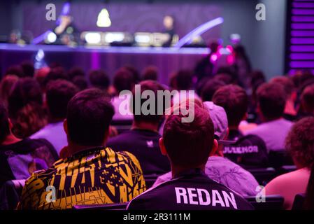 Paris, France. 21st mai 2023. Fans lors de la contre-grève 2023 : finale des championnats majeurs offensifs entre GamerLegion et Vitality lors de l'événement eSport à l'Accor Arena Bercy à Paris, France sur 21 mai 2023. L'équipe française Vitality remporte son premier major contre-grève contre l'équipe allemande GamerLegion devant 12 000 fans à l'Accor Arena Bercy à Paris. Photo de Florian Poitout/ABACAPRESS.COM crédit: Abaca Press/Alay Live News Banque D'Images