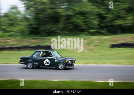 Courses de voitures d'époque pendant le Vintage Racing Group 500 2019. Banque D'Images