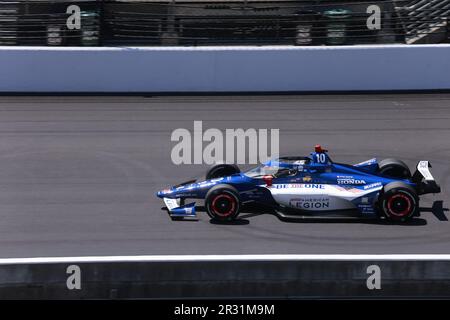 Indianapolis, États-Unis. 21st mai 2023. Alex Palou (21) se qualifie pour le fast 12 au cours de la deuxième journée de qualifications pour l'Indy 500 2023 au circuit automobile d'Indianapolis à Indianapolis. (Photo de Jeremy Hogan/SOPA Images/Sipa USA) crédit: SIPA USA/Alay Live News Banque D'Images