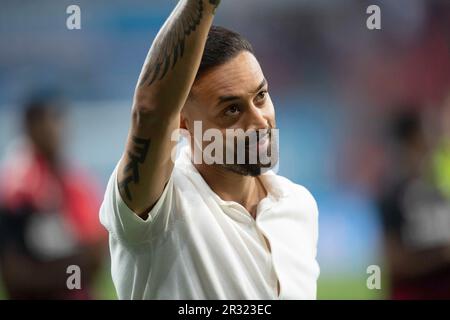 Leverkusen, Allemagne. 21st mai 2023. Karim BELLARABI dit au revoir aux fans Soccer 1st Bundesliga 33rd Match day Bayer 04 Leverkusen (LEV) - Borussia Monchengladbach (MG) 2:0 le 05/21/2022 dans le BayArena Leverkusen/ Allemagne. #La réglementation DFL interdit toute utilisation de photographies comme séquences d'images et/ou quasi-vidéo # crédit: dpa/Alay Live News Banque D'Images