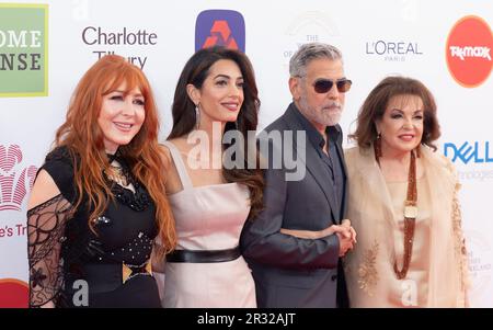 Londres, Royaume-Uni. 16 mai 2023. (G-D) Charlotte Tilbury, Amal Clooney, George Clooney et Baria Alamuddin assistent aux prix Prince's Trust et TK Maxx & HomeSense, Theatre Royal, Drury Lane, Londres, Angleterre. Credit: S.A.M./Alay Live News Banque D'Images
