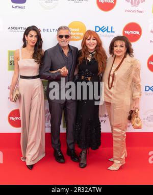 Londres, Royaume-Uni. 16 mai 2023. (G-D) Charlotte Tilbury, Amal Clooney, George Clooney et Baria Alamuddin assistent aux prix Prince's Trust et TK Maxx & HomeSense, Theatre Royal, Drury Lane, Londres, Angleterre. Credit: S.A.M./Alay Live News Banque D'Images