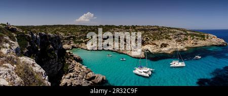 Yates fondeados,Cala Marmols, Ses Salines, Mallorca, Islas Baleares, Espagne, Europa. Banque D'Images