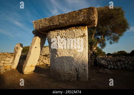 Recinto de taula.talaiótico Poblado de Talatí de Dalt, 1000 - 2000 av. Maó. (2011).Menorca Islas Baleares. España. Banque D'Images