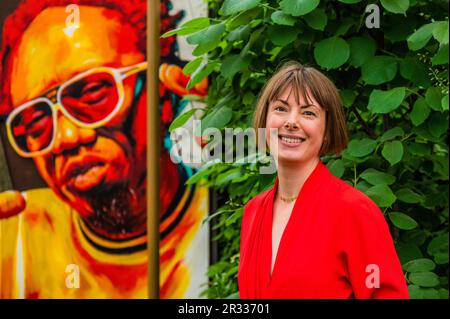 Londres, Royaume-Uni. 22nd mai 2023. Le Sadlers Wells East Garden, All About plants, conçu par Alexa Ryan-Mills (en photo), inspiré par le hip hop et le nouveau site de Sadler Wells qui ouvre dans le parc olympique Queen Elizabeth de Londres l'année prochaine. Lundi au Chelsea Flower Show 2023. Crédit : Guy Bell/Alay Live News Banque D'Images