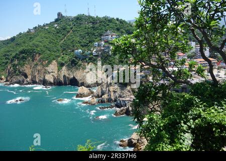 Les plongeurs de la falaise de la Quebrada à Acapulco, Mexique Banque D'Images