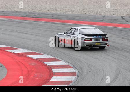 1989 Porsche 944 S2 dans les 6 heures de Barcelone Trophée Paco Godia le 21/5/2023 au circuit de Catalogne, Barcelone, Espagne Banque D'Images