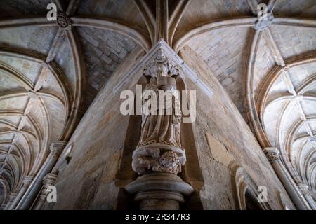 Claustro, construido entre 1317 y 1340, estilo gótico, catedral de Évora, Basílica Catedral Sé de Nossa Senhora da Assunção, Évora, Alentejo, Portugal. Banque D'Images