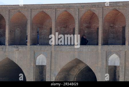 Le pont si-o-se Pol, situé à Isfahan, en Iran, a été construit en 1602. Il dispose de 33 arches. C'est le symbole d'Isfahan. Banque D'Images