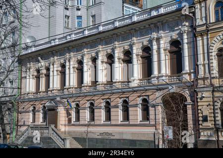 Kiev, Ukraine - 18 mars 2023 : bâtiment du Musée national des Arts de Khanenko. Sur 10 octobre 2022, le bâtiment a été endommagé à la suite d'un échec russe Banque D'Images