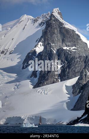 Barque Europa Cruising en Antarctique Banque D'Images