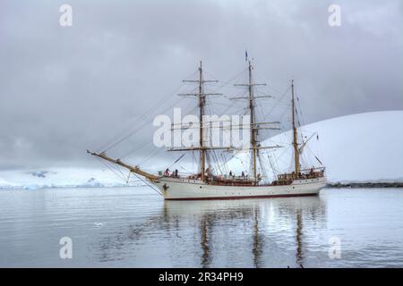 Barque Europa Cruising en Antarctique Banque D'Images