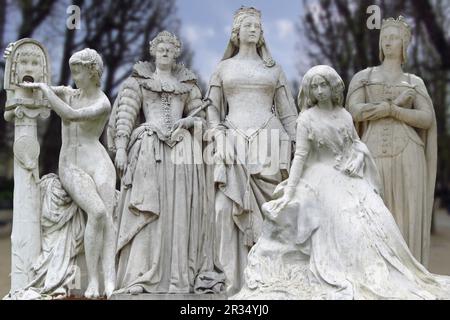 Les magnifiques statues des Jardins du Luxembourg (jardin du Luxembourg) les magnifiques jardins français du Palais du Luxembourg, à Paris. Banque D'Images