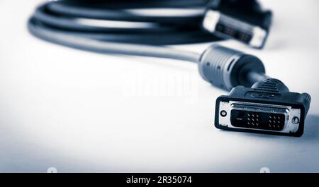 Câble DVI sur fond blanc Banque D'Images