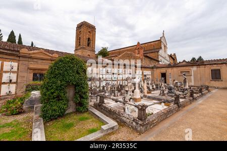 Florence, Italie - 6 avril 2022: Cimitero delle porte Sante, le cimetière des portes sacrées, est un cimetière monumental situé à Florence dans le cadre du fortif Banque D'Images