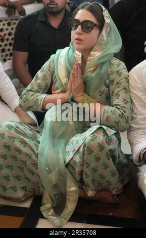 Ajmer, Inde. 21st mai 2023. L'actrice Bollywood Sara Ali Khan a visité Ajmer Sharif Dargah, pour obtenir des bénédictions pour son prochain film Zara Hatke Zara Bachke. La comédie romantique est également la vedette Vicky Kaushal et est dirigée par Laxman Utekar. (Photo de Shaukat Ahmed/Pacific Press) Credit: Pacific Press Media production Corp./Alay Live News Banque D'Images