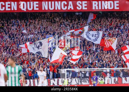 Séville, Espagne. 21st mai 2023. Les fans de Séville ont assisté à un match de LaLiga Santander entre Sevilla FC et Real Betis au stade Ramon Sanchez-Pizjuan. Score final ; Sevilla FC 0:0 Real Betis. Crédit : SOPA Images Limited/Alamy Live News Banque D'Images