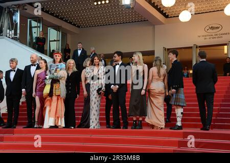 22 mai 2023, CANNES, France: CANNES, FRANCE - MAI 22: Productrice Phillipe Bober, Lukas Turtur, Ksenia Devriendt, Luke Barker, Mia Wasikowska, Mathieu Demy, Elsa Zylberstein, directrice Jessica Hausner, Amir El-Masry, Florence Baker, Gwen Currant, Samuel D Anderson, Geraldine Bajard et productrice Johannes Schubert assistent au tapis rouge « Club Zero » lors du festival annuel de Cannes 76th au Palais des Festivals sur 22 mai 2023 à Cannes, France. (Credit image: © Frederick Injimbert/ZUMA Press Wire) USAGE ÉDITORIAL SEULEMENT! Non destiné À un usage commercial ! Banque D'Images