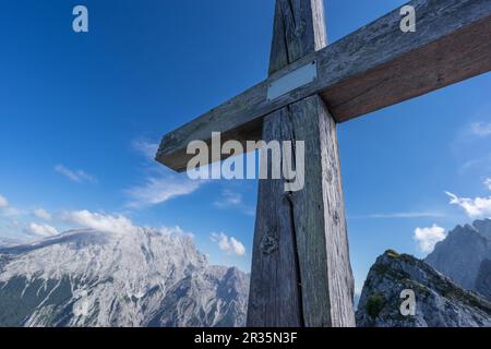 Summit Cross et Mt. Watzmann Banque D'Images