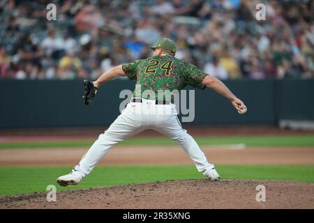 Salt Lake UT, États-Unis. 20th mai 2023. Jonathan Holder (24) lance un terrain pendant le match avec les aviateurs de Las Vegas et les abeilles de Salt Lake tenues à Smiths Field, dans Salt Lake UT. David Seelig/Cal Sport Medi. Crédit : csm/Alay Live News Banque D'Images