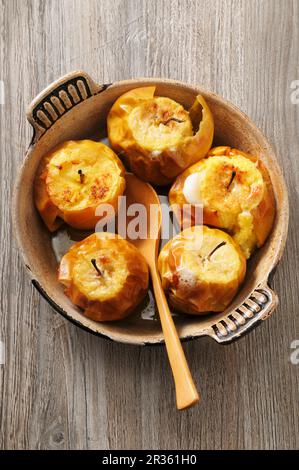 Pommes rôties au miel et au cidre (vu du dessus) Banque D'Images