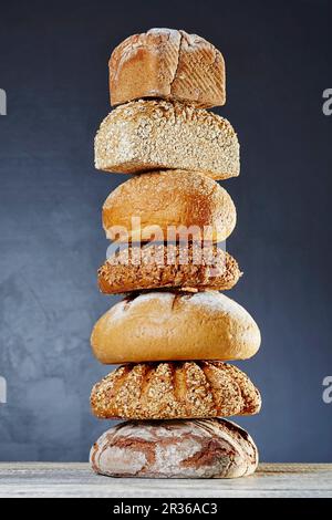 Une pile de pain Banque D'Images