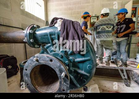 Proyecto de Energia Hidroelectrica Madre Selva, Sierra de Los Cuchumatanes, Quiche, República de Guatemala, Amérique centrale. Banque D'Images