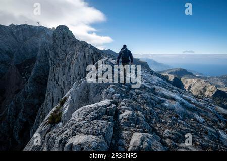 Route directe vers Morro den Pelut, 1323 mètres (Puig Major), Escorca, Majorque, Iles Baléares, Espagne. Banque D'Images