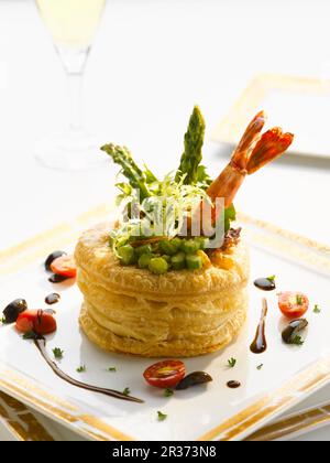 Asperges et crevettes vol-au-vent Banque D'Images