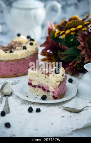 Buttercream blackberry vegan cake Banque D'Images