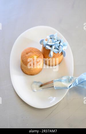 Cupcakes pour une douche de bébé Banque D'Images