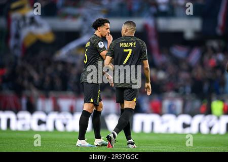 Paris, France. 21st mai 2023. Kylian Mbappe et Marquinhos lors du match de football de la Ligue 1 entre AJ Auxerre (AJA) et Paris Saint Germain (PSG) sur 21 mai 2023 au Stade Abbe Deschamps à Auxerre, France. Crédit : Victor Joly/Alamy Live News Banque D'Images
