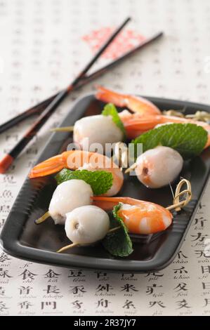 Crevettes avec lychees (Asie) Banque D'Images