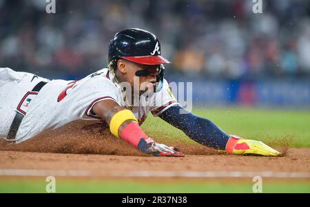 22 mai 2023: Atlanta Braves outfielder Ronald Acuna Jr. Glisse dans la troisième base pendant le cinquième repas d'un match de MLB contre les Dodgers de Los Angeles au parc Truist à Atlanta, GA. Austin McAfee/CSM Banque D'Images