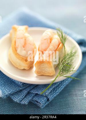 Cocktail de crevettes dans une petite pâte de poisson feuilletée Banque D'Images