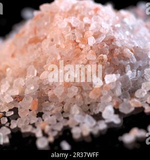 Une pile de sel himalayen rose Banque D'Images