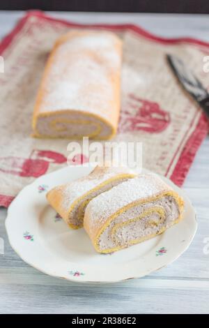 Roulade de bleuets de sucre glace Banque D'Images