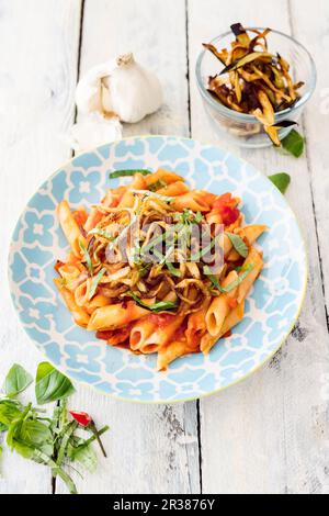 Penne avec aubergine Banque D'Images