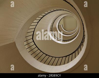 Perspective des escaliers en spirale Banque D'Images