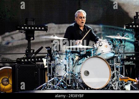 Rome, Italie. 21st mai 2023. ROME, ITALIE - MAI 21 : Max Weinberg se produit avec Bruce Springsteen et le groupe de rue E à Circo Massimo Rome sur 21 mai 2023 à Rome, Italie. (Photo de Roberto Finizio/NurPhoto) Credit: NurPhoto SRL/Alay Live News Banque D'Images