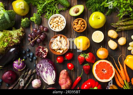 Vue de dessus des fruits et légumes aux couleurs de l'arbalète Banque D'Images