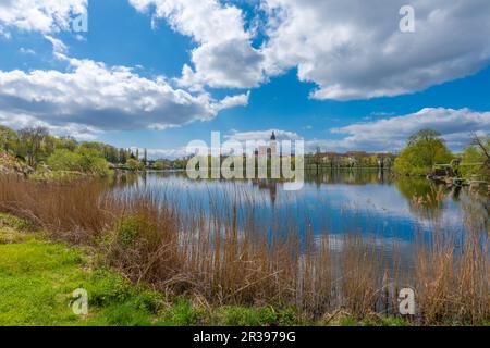 Vue sur la ville de Schaugarten, ville de Waren, Mueritz, Mecklembourg-Poméranie occidentale, Allemagne de l'est, Europe Banque D'Images