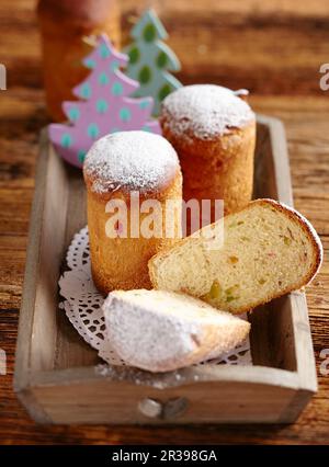 Mini Panettone cuit en pots Banque D'Images